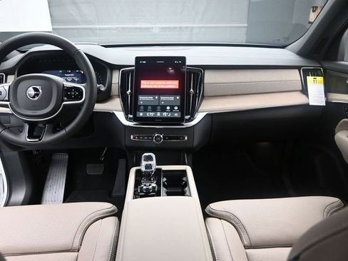Used 2026 Volvo XC90 B6 Ultra image 9