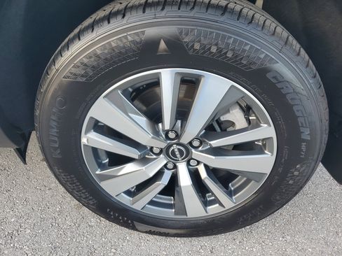 Used 2025 Nissan Pathfinder SL image 30