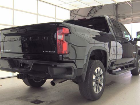 Used 2025 Chevrolet Silverado 2500 Custom w/ Custom Value Package AWD/4WD image 3