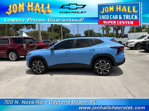 Used 2024 Chevrolet Trax RS w/ Driver Confidence Package FWD image 4