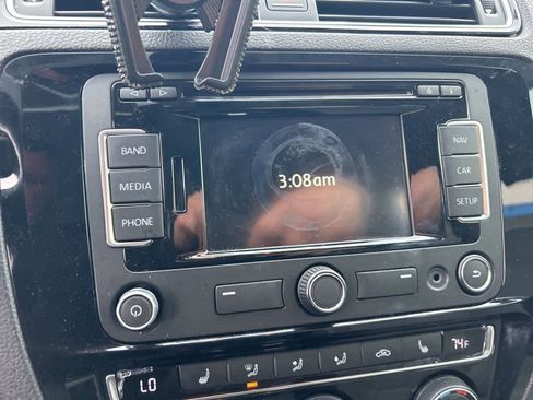 Used 2015 Volkswagen Jetta SEL Premium image 10