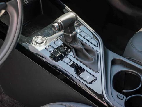 Certified 2023 Kia Niro EX FWD image 18