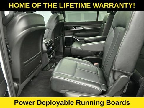 Used 2023 Jeep Wagoneer L Series III w/ Premium Group I AWD/4WD image 34