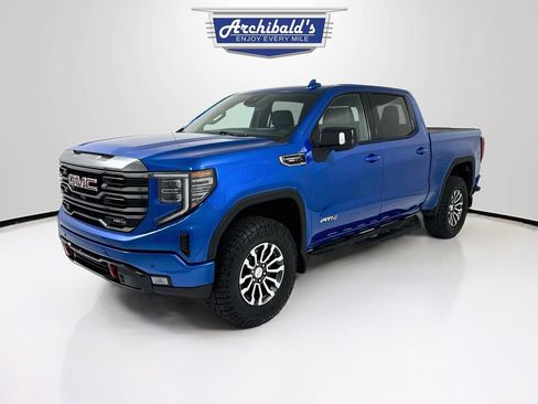 Used 2023 GMC Sierra 1500 AT4 w/ AT4 Premium Package AWD/4WD image 3