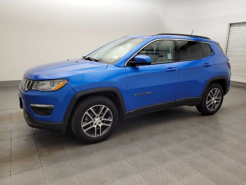 Used 2019 Jeep Compass Latitude FWD image 2