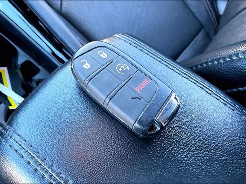 Used 2023 Jeep Compass Limited image 34