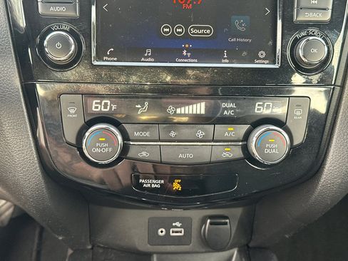 Used 2021 Nissan Rogue Sport SV w/ Technology Package image 29