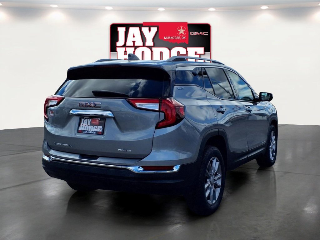 Used 2024 GMC Terrain SLT AWD/4WD image 5