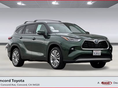 Used 2024 Toyota Highlander Platinum