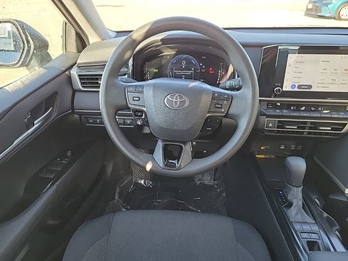 Used 2025 Toyota Camry LE image 12