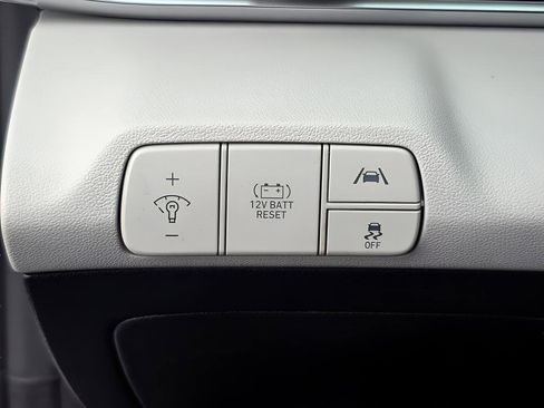 Used 2023 Hyundai Elantra Limited w/ Cargo Package image 24