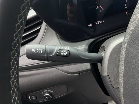 Used 2025 Buick Encore GX Preferred FWD image 38