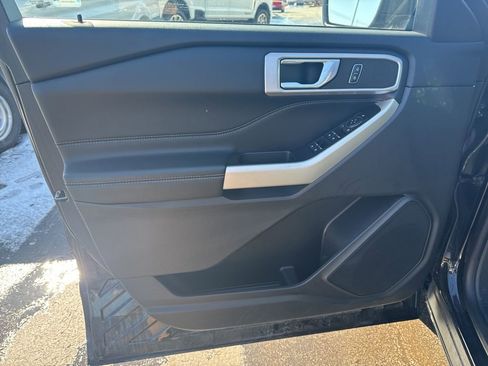 Certified 2022 Ford Explorer XLT w/ Equipment Group 202A image 16