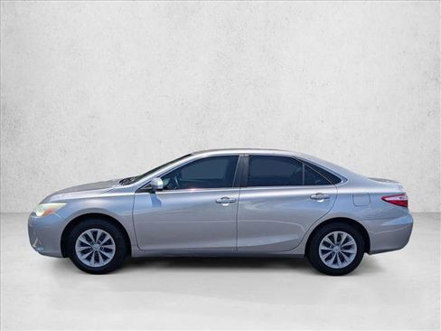 Used 2016 Toyota Camry LE FWD image 9