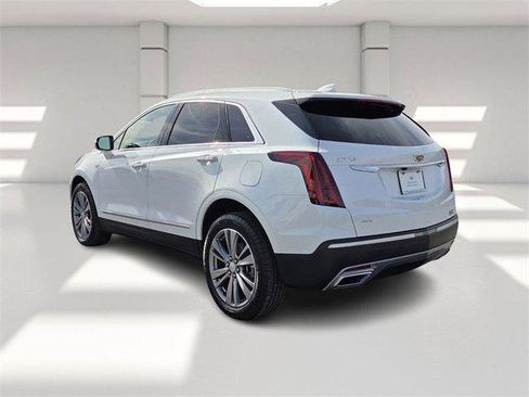 Certified 2025 Cadillac XT5 Premium Luxury image 3
