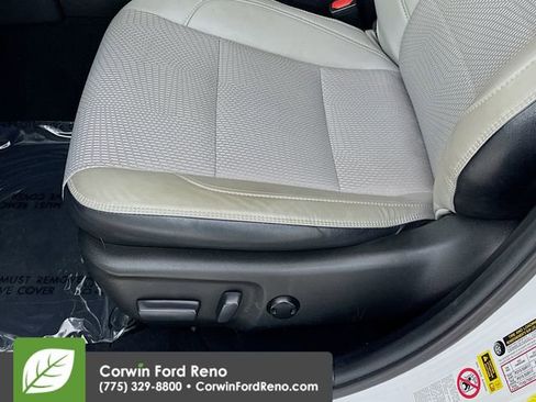 Used 2017 Toyota Camry SE image 18