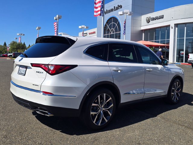 Used 2024 Acura MDX w/ Technology Package AWD/4WD image 4