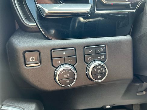 Used 2025 GMC Sierra 2500 SLE w/ SLE Value Package; AWD/4WD image 26