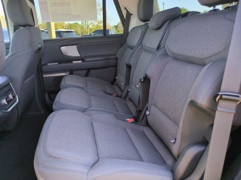 New 2026 Ford Expedition Active image 14