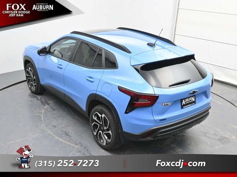 Used 2024 Chevrolet Trax RS w/ Sunroof Package image 28