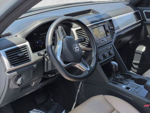 Certified 2023 Volkswagen Atlas Cross Sport SE FWD image 10