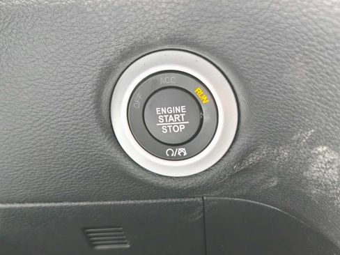 New 2026 Chrysler Pacifica Select image 28