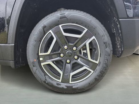 New 2026 Jeep Cherokee Limited image 6