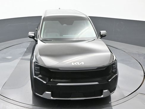 Used 2024 Kia EV9 Light image 28