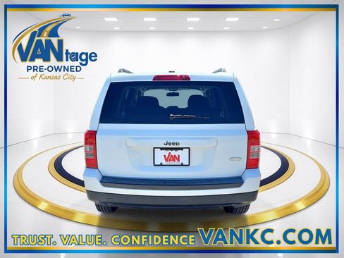 Used 2014 Jeep Patriot Latitude FWD image 5