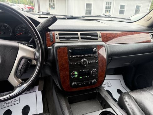 Used 2013 Chevrolet Suburban LT AWD/4WD image 15