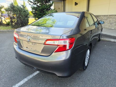 Used 2012 Toyota Camry FWD image 5