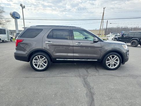 Used 2017 Ford Explorer Limited FWD image 5