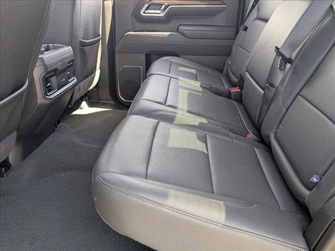 Used 2025 Chevrolet Silverado 1500 LT Trail Boss w/ Convenience Package II AWD/4WD image 18