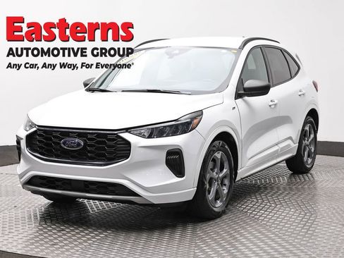 Used 2023 Ford Escape ST-Line image 1