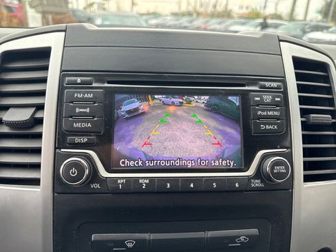 Used 2018 Nissan Frontier SV image 25