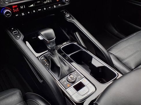 Used 2024 Kia Telluride SX Prestige image 17