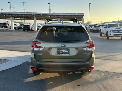 Used 2019 Subaru Forester Premium w/ All-Weather Package image 28