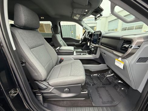 Used 2024 Ford F150 XLT w/ Mobile Office Package image 27