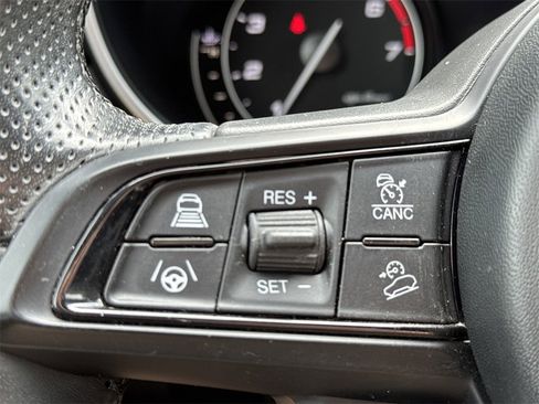 Used 2022 Alfa Romeo Stelvio Ti image 17