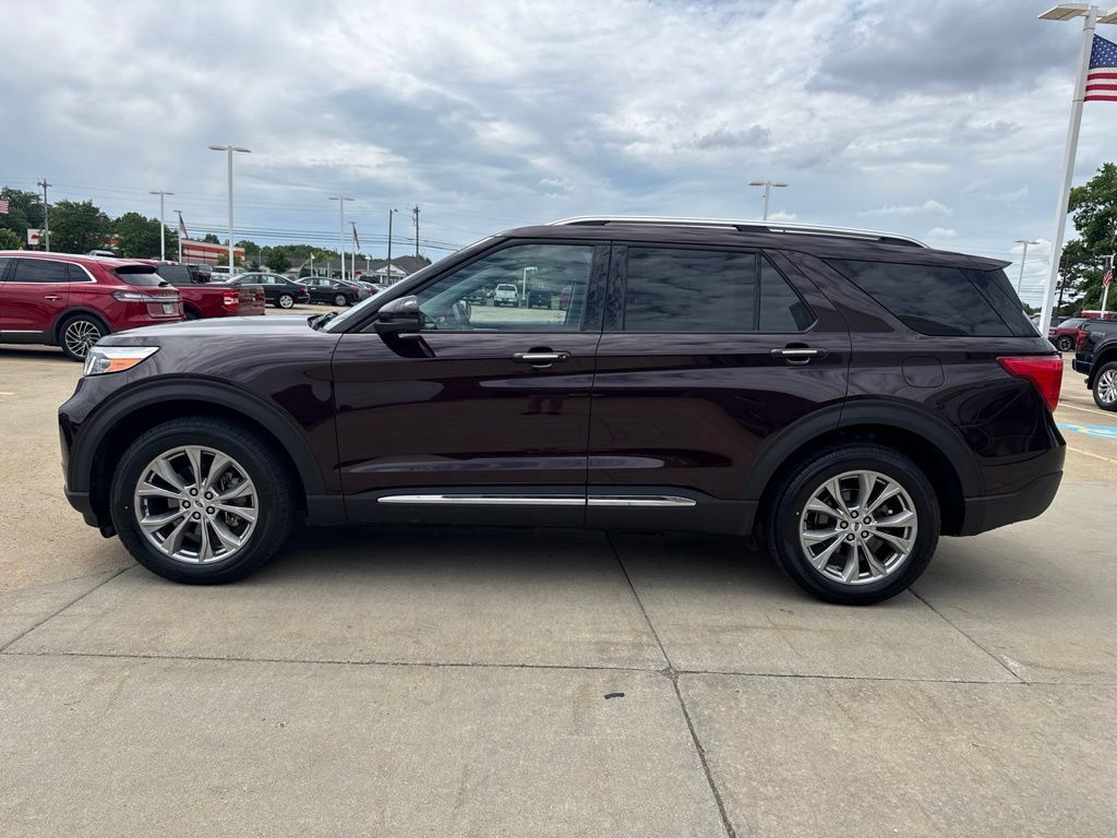 Used 2023 Ford Explorer Limited w/ Equipment Group 301A AWD/4WD image 3