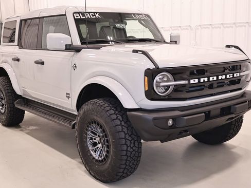 New 2026 Ford Bronco Outer Banks AWD/4WD image 3