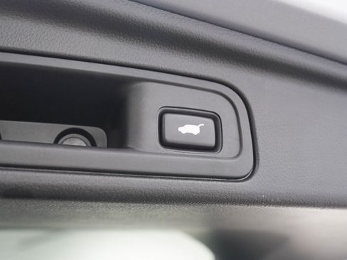 Used 2019 Honda Pilot Touring image 11