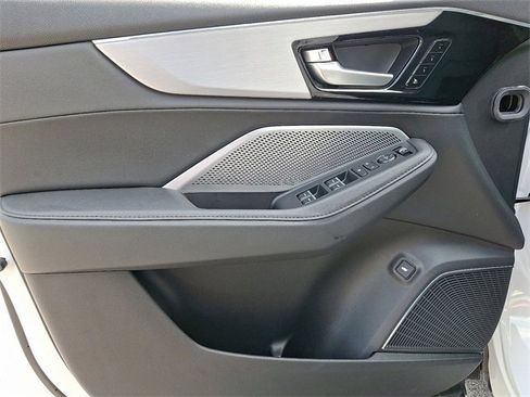 Certified 2025 Acura MDX SH-AWD image 12