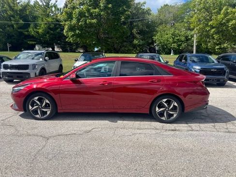 Used 2023 Hyundai Elantra Limited FWD image 6