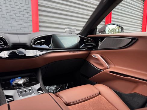Used 2025 Ferrari Purosangue AWD/4WD image 41
