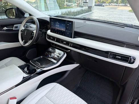 Certified 2022 Lincoln Nautilus Black Label AWD/4WD image 21