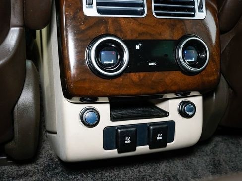 Used 2020 Land Rover Range Rover HSE image 30