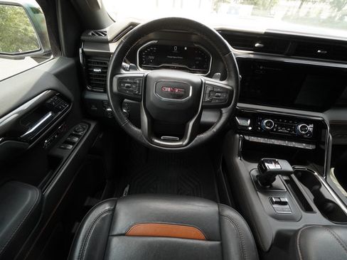 Used 2023 GMC Sierra 1500 AT4 w/ AT4 Premium Package AWD/4WD image 17