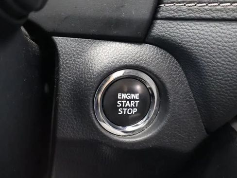 Used 2024 Toyota RAV4 XLE FWD image 28