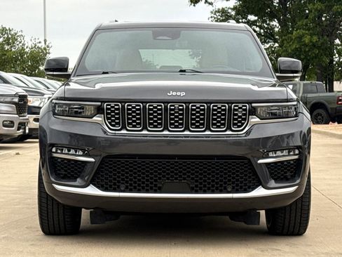 Used 2022 Jeep Grand Cherokee Summit AWD/4WD image 2